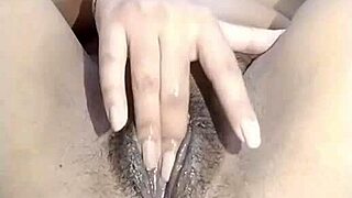 i'm masturbating my wet pussy till i squirt, it's so sexy.