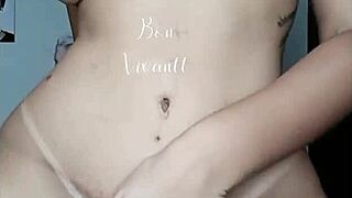 Ebony woman shows big ass on webcam