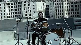 shemale ladyboy masturbates to paralyzer by finger eleven