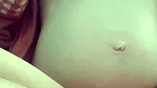 Pregnant babe masturbating solo with natural tits gets me every time 😍