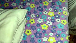 Hey, you banging this chica right after leaving the discoteca?