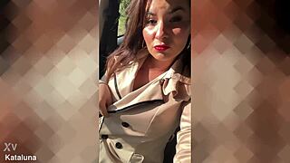 i'm watching kataluna fucking her pussy with a speed box and squirting