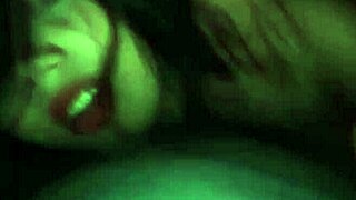 me invita una copa y termina dandome de perrito