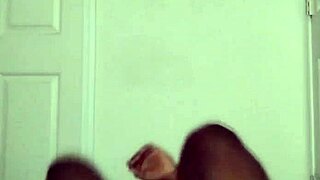 Wearing chest and abdominal muscles for decoration