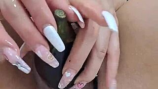 Chica Sexy Fingers Pussy With Big Eggplant