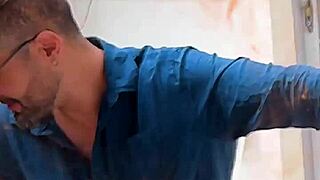 If there's a happy man in the world, it's this cuckold