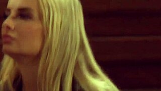 The mistress of a lesbian makes her slave reach orgasm