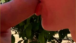 Hot Wife Delivers an Amazing Public Blowjob in Homemade Outdoor Action