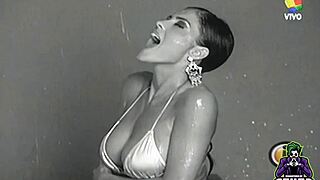 pamela david, the argentinian milf, caught in paparazzi 2?