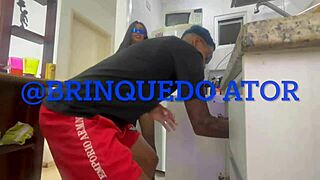 Ninfeta calls the building guy for a job and pays with her pussy