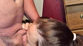 Cock Gets Sucked With Tongue Play 😏