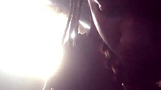 I wanna eat wit dis black african lady.