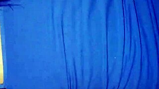 Couple heats up and fucks in the uber