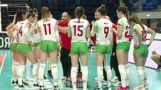 An ass festival during a volleyball match between Spanish teams