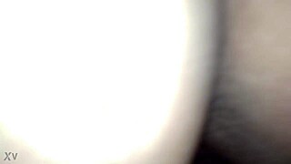 Gostosa do rab�o sentando de quatro