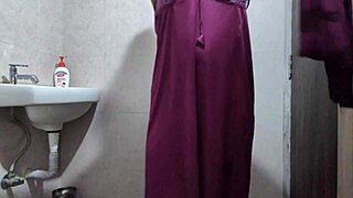 Indian Girl Shaves Pussy Boldly in Steamy Shower