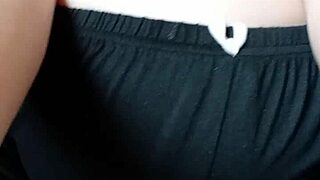 Pregnant milf, wanna see me spit on my tits?