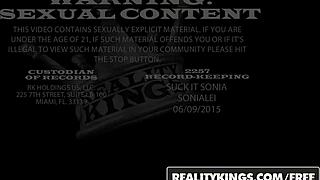 Kirsten Price γλείφει το μουνί της Sammie Rhodes