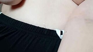 Pregnant milf, wanna see me spit on my tits?