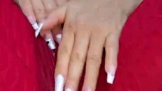 Hacen delicias con pantys mojados y conversación sucia