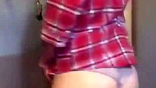 i'm a sexy petite 18+ milf teasing daddy with my panties and plump ass