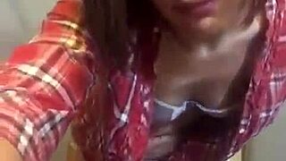 i'm a sexy petite 18+ milf teasing daddy with my panties and plump ass