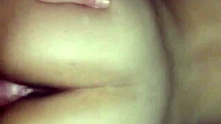 Follando a hermosa jovencita hasta correr en espalda