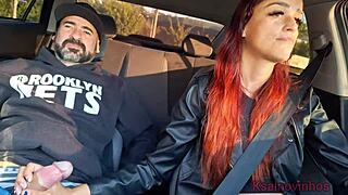 safada motorista flagra passageiro se masturbando atrás no carro