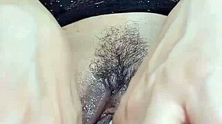 La coneja tries first triple dildo penetration when horny 😈