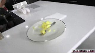 Teen pull-out family contest showdown