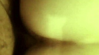 In the USA, an amateur couple with big ass enjoys creampie as she drives it home.