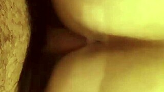 In the USA, an amateur couple with big ass enjoys creampie as she drives it home.