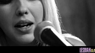 cute teen 18+ eats out her girlfriend in a hot tribbing session