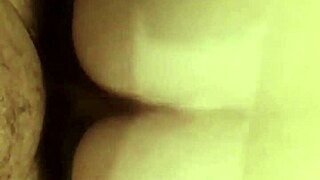 In the USA, an amateur couple with big ass enjoys creampie as she drives it home.