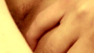 I'm toying with my pussy