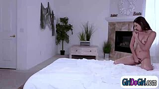 Lbs2 Alien Melissa Needs More Sex And Seduces Her Lovers