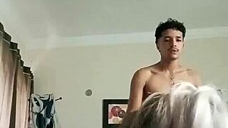 Le destrozo el culo a mi amiga