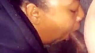 Gordinha Casada Chupando Gostoso no Ass