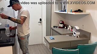 Neighbor Loses Key, Offers Wet Pussy for Help