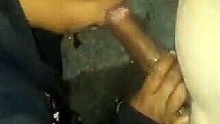 Gordinha Casada Chupando Gostoso no Ass