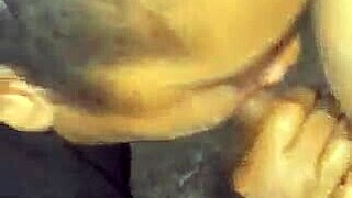 Gordinha Casada Chupando Gostoso no Ass