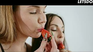 Sexy Lesbians Lilu Moon And Melissa Benz