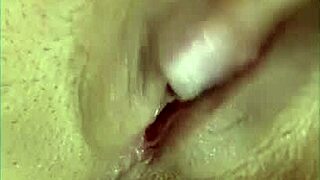 rossmexicnaa se mete su dildo super rico por el culo