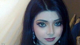 Indian Group Enjoys Erotic Fun In Bangalore