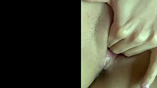 rossmexicnaa se mete su dildo super rico por el culo