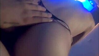 Amateur Fucking Huge Ebony Beauty in Lingerie