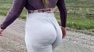 bunduda gostosa flaunting big ass as prostitute