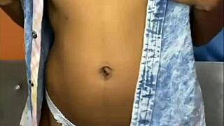 Morena cachonda follando su culito bien rico with ebony fat ass and tits