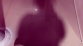 ninfetinha safada com piercing mostra ate levar rola