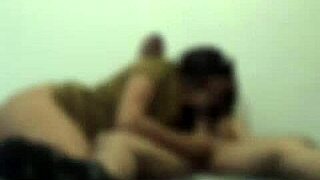 Detonando completamente a la novia de mi compañero de universidad gran culo latina morena con coño peludo